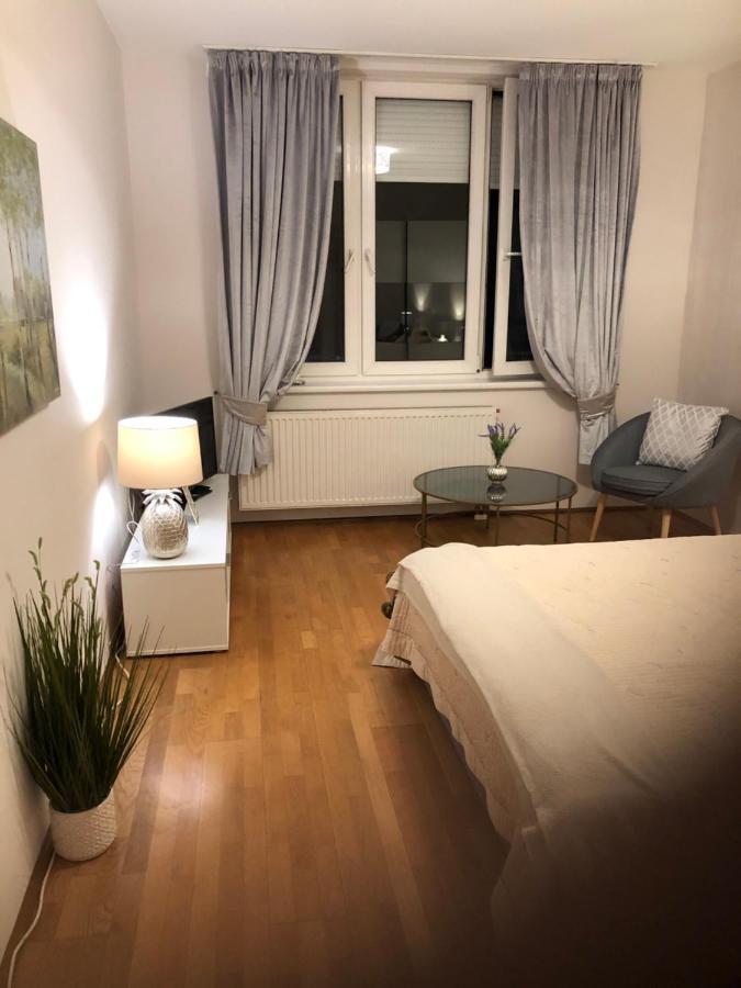 Britannica Apartment Heviz Luaran gambar